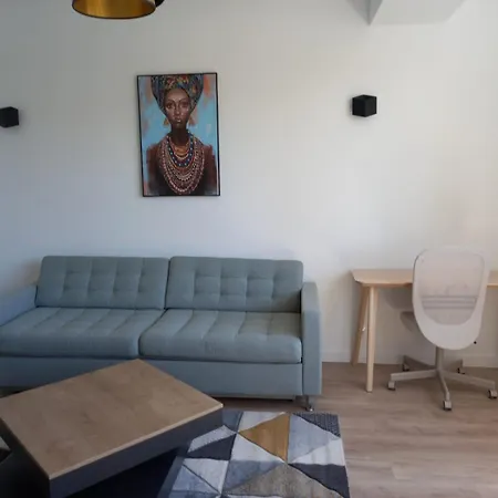 Apartment T3 Neuf-clim Proche Stade Et Plages *